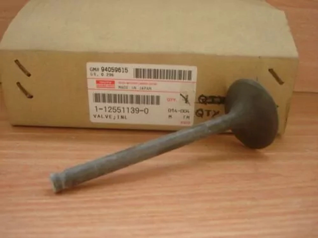 2x Intake Valves Inlet fits Isuzu Hitachi 4BD1/T 4BD2T 6BD1/T 6BG1 4BG1 Genuine 1125511390 View Front