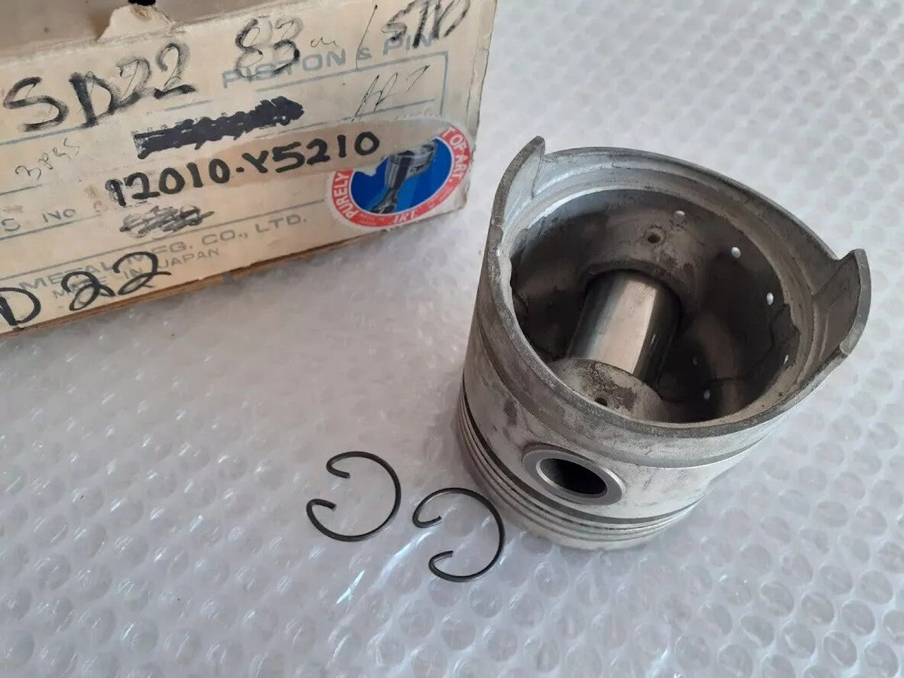 4x Piston fits Nissan SD22 engine STD 83mm Bore 5 rings per piston 12010-Y5210 View Right