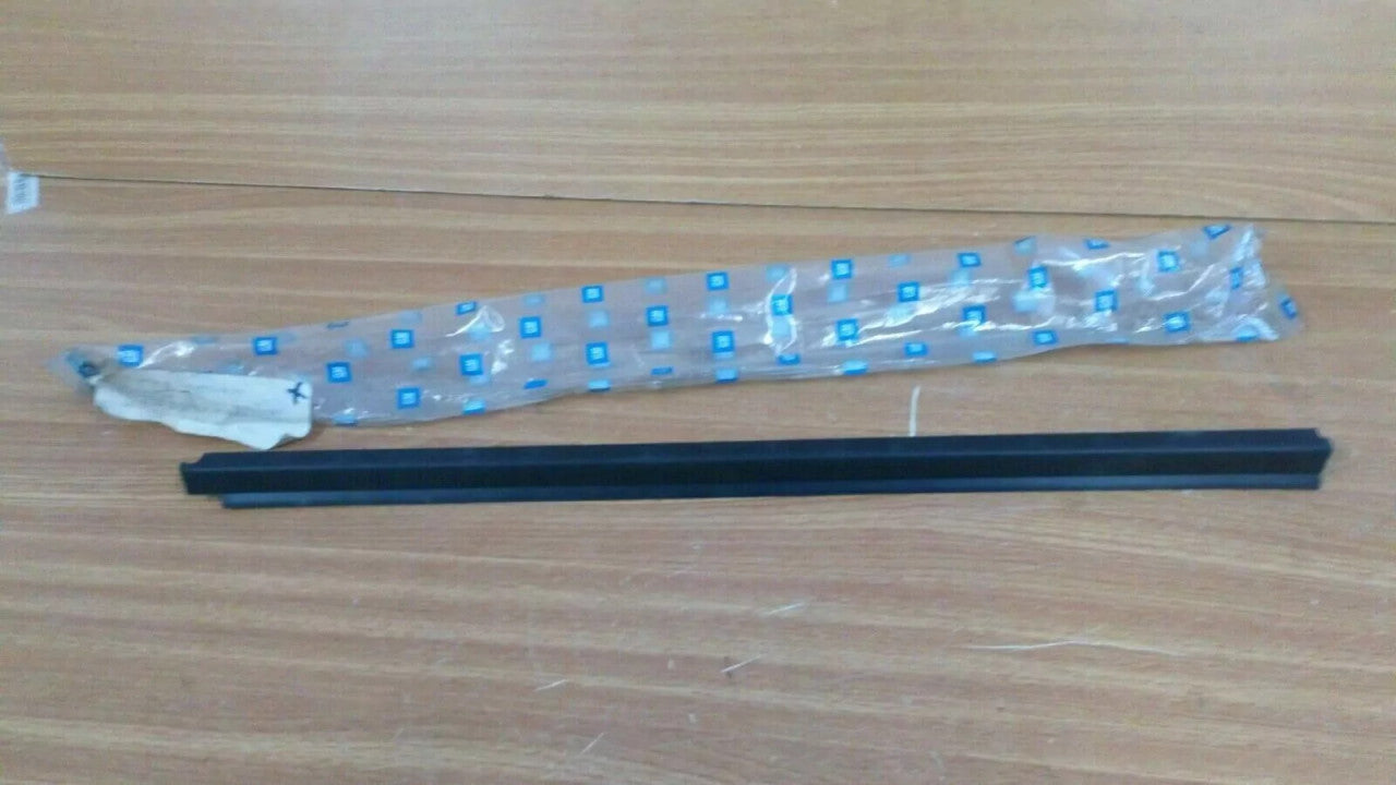 Window Weatherstrip Inner Right Rear fits Opel Corsa A Vauxhall Nova 90143154 View Front