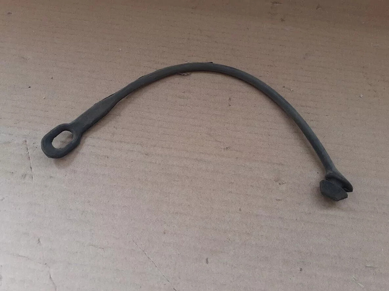 2x Parcel Shelf Strap fits Daewoo Racer Pontiac LeMans 90244194 View Front