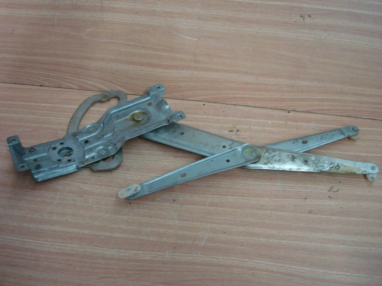 Window Regulator Right fits Opel Vauxhall Astra F 3 Door 90486473 Genuine View Left