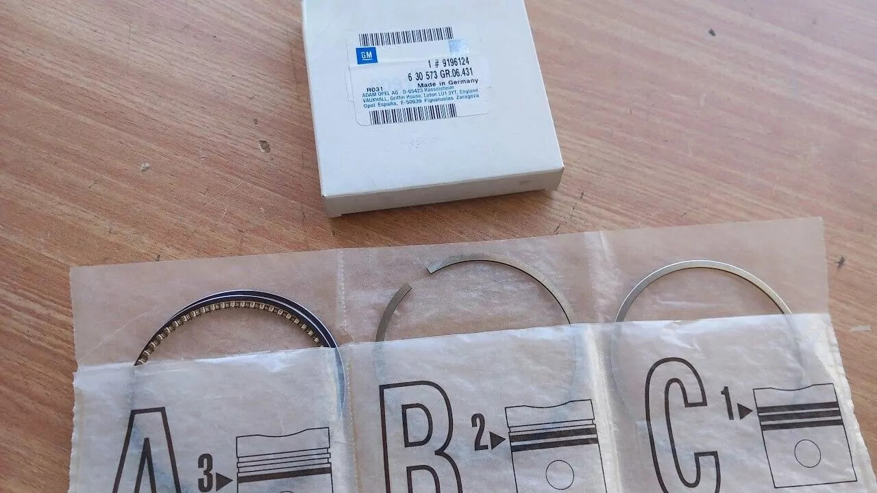 1 Cylinder Piston Rings Set fits Opel Vauxhall Y26SE 9196124 Genuine View Front