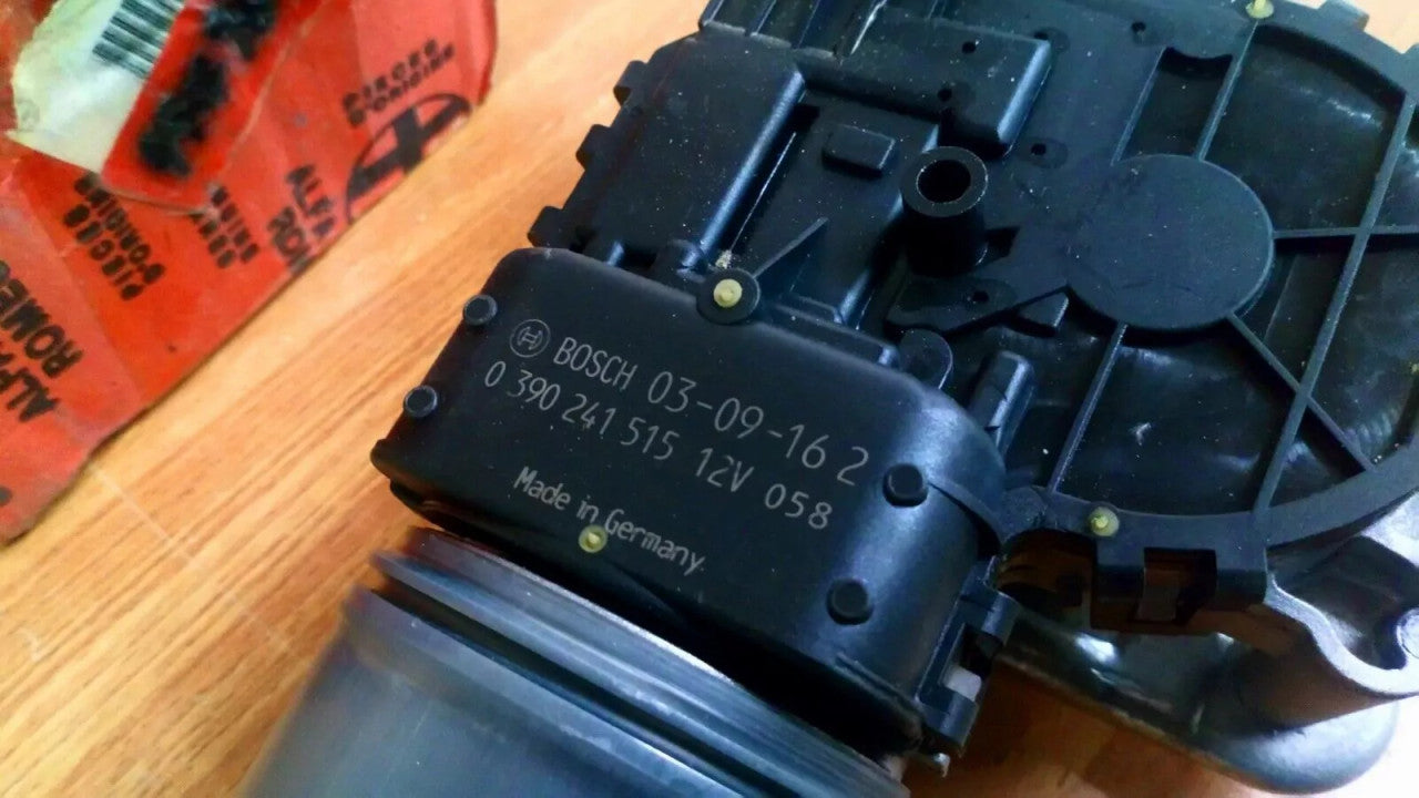 Windshield Wiper Motor Front fits Alfa Romeo 147 X2 GT 9949670 Genuine View Lower