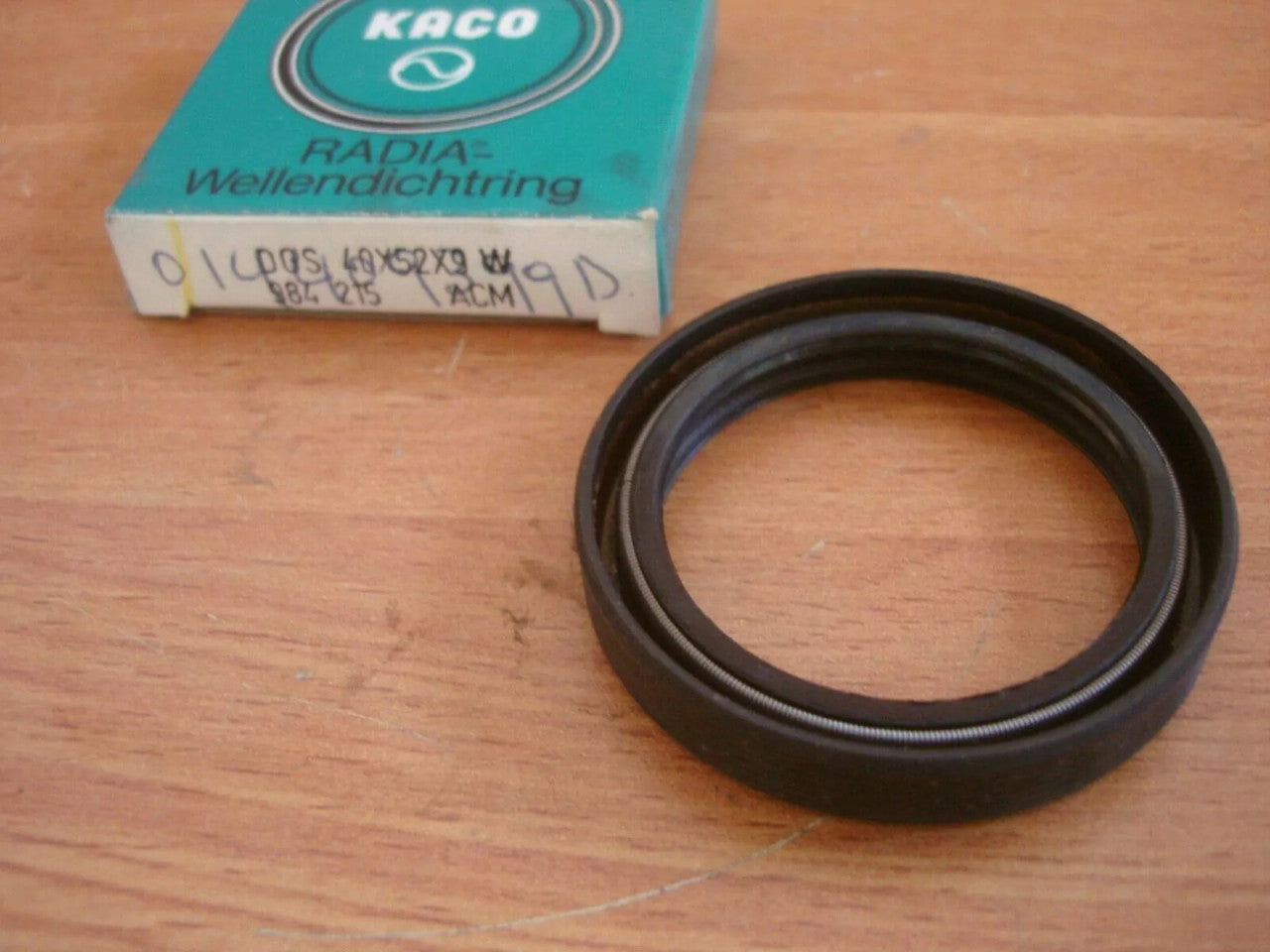 Shaft Seal Manual Transmission Flange fits Audi 80 100 VW Passat 2 014409399D View Rear