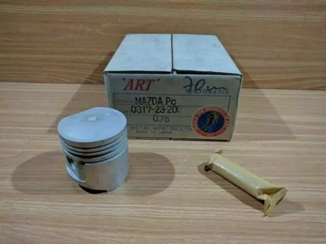 4x Pistons fits Mazda Familia FA4P 1000 Coupe Engine PC 70mm Oversize + 0.75mm 0317-23-200/75 View Front
