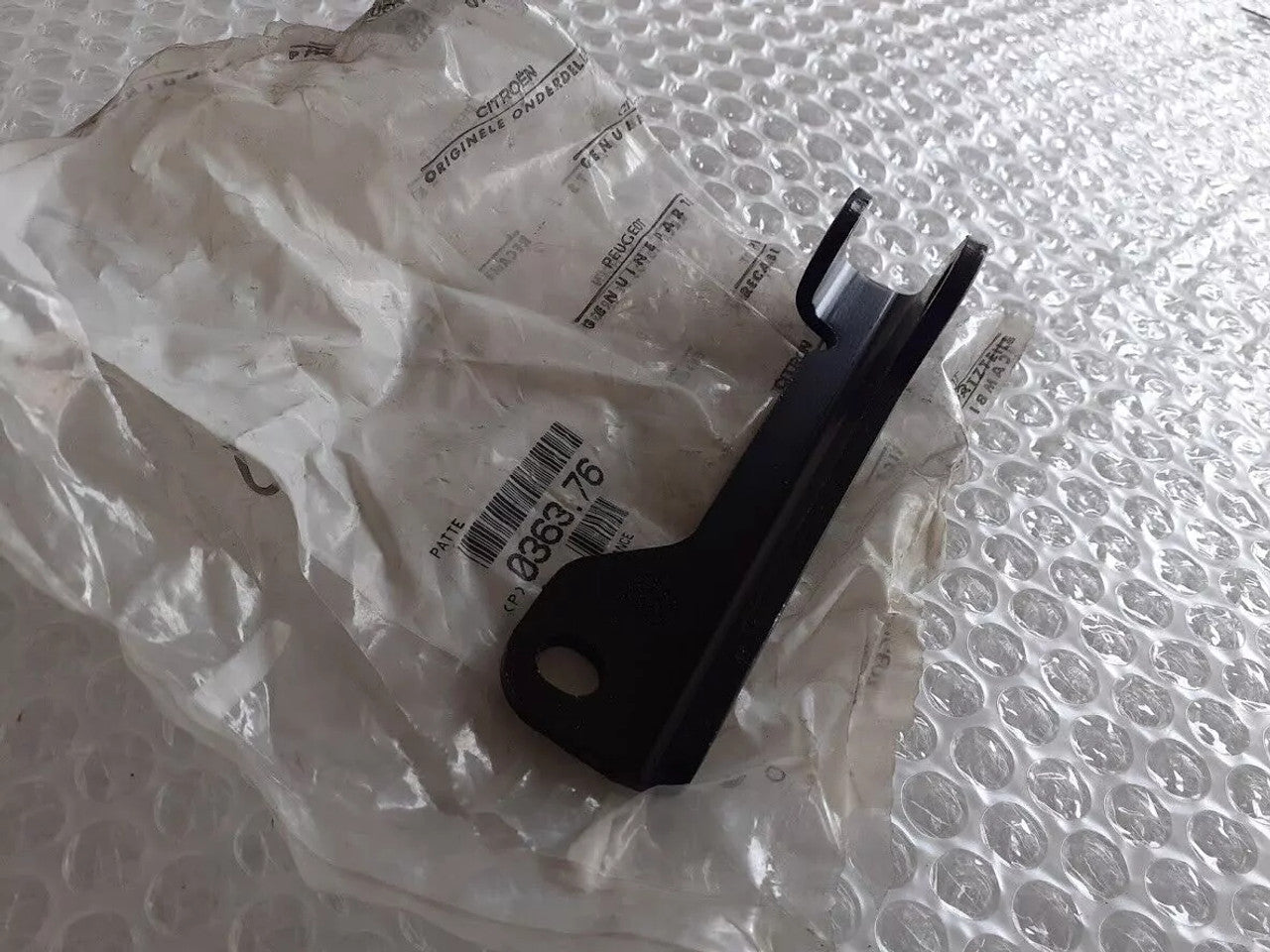 Intake Manifold Bracket fits Peugeot Boxer DJ5TED Fiat Ducato 036376 Genuine View Rear