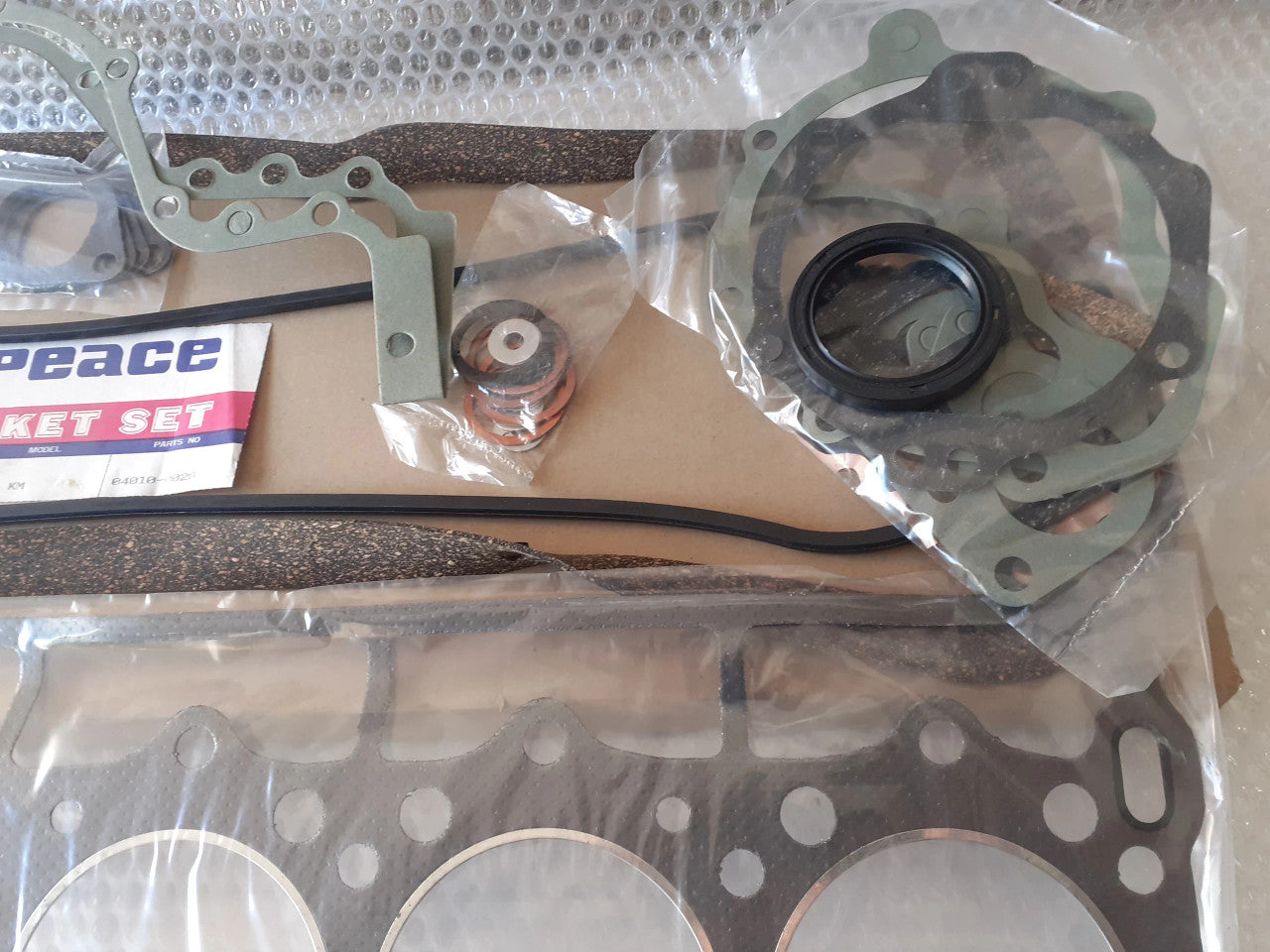 Full Gasket Set kit fits Hino Truck DM100 engine 04010-0026 View Left