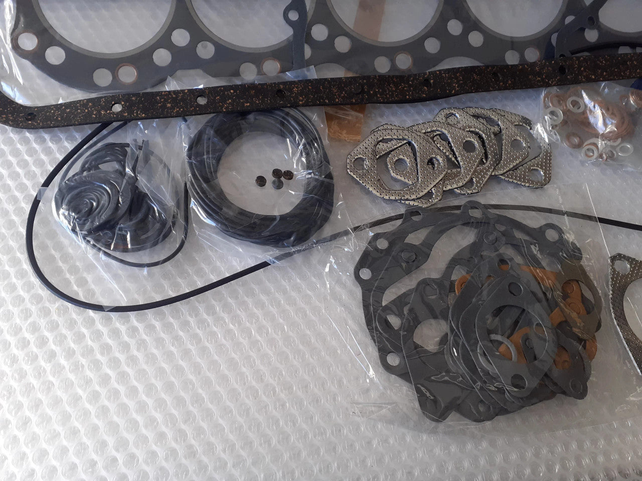 Full Gasket Set kit fits Hino Truck EC100 engine 04010-0043 View Upper