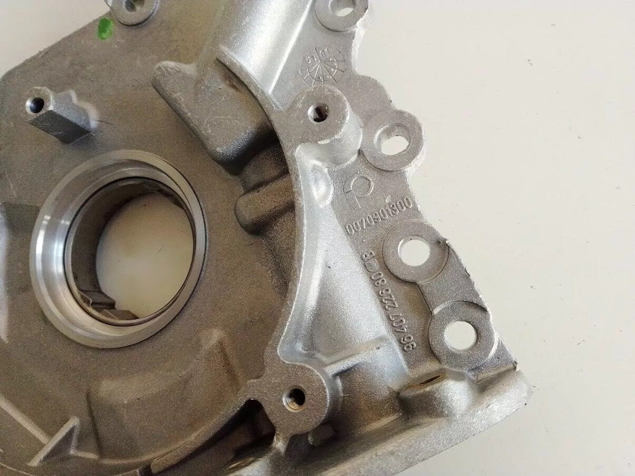 Oil Pump fits Peugeot Citroen HDi 1001A7 9640722680 Genuine View Rear