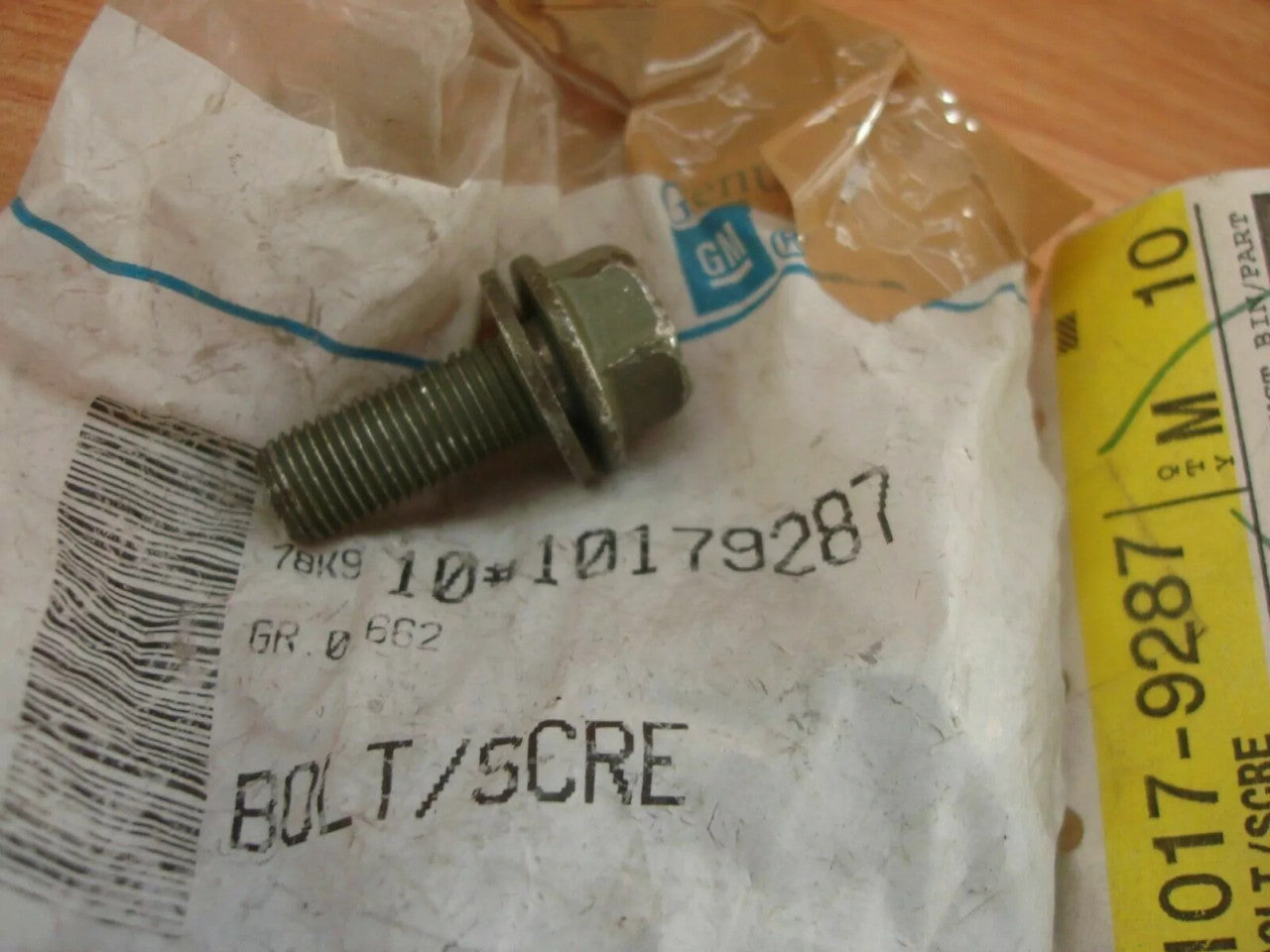 2x Pulley Crankshaft Bolt fits Chevrolet Blazer GMC Jimmy 10179287 Genuine View Front