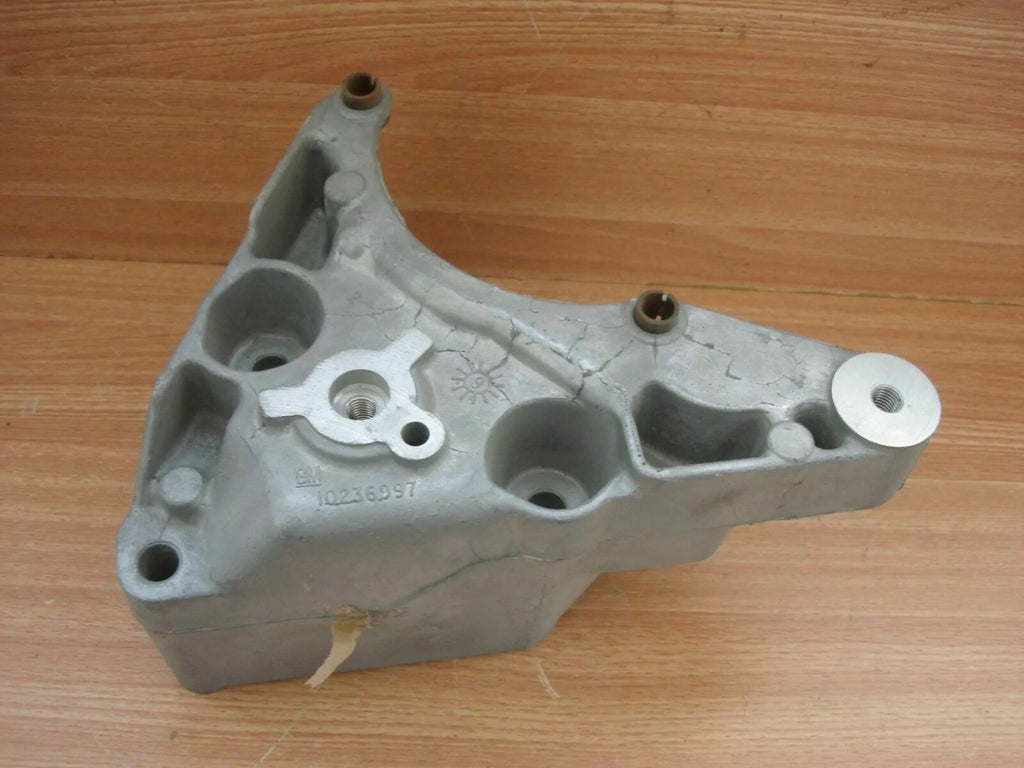 Alternator Bracket fits Chevrolet Blazer GMC Jimmy 4.3 V6 10236997 Genuine View Left