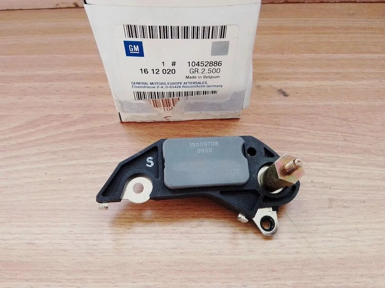 Voltage Regulator fits Opel Vauxhall Corsa B Astra G 10452886 Genuine View Front