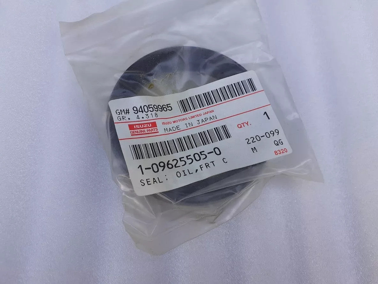Transmission Oil Seal 60x77x12 fits Isuzu Bus Truck 1096255050 Genuine View Front