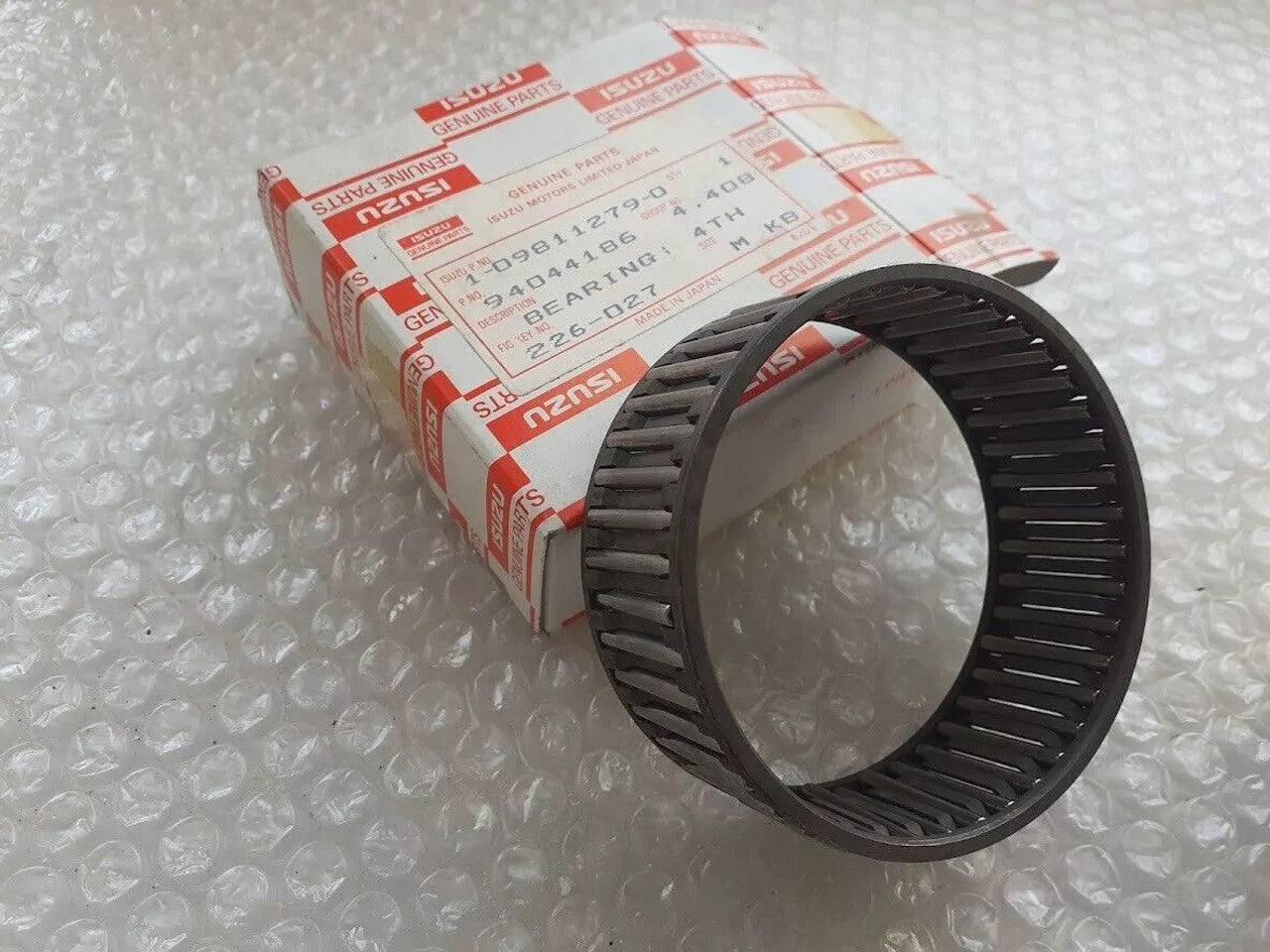 Transmission Needle Bearing fits Isuzu Bus Truck 1098112790 Genuine View Front