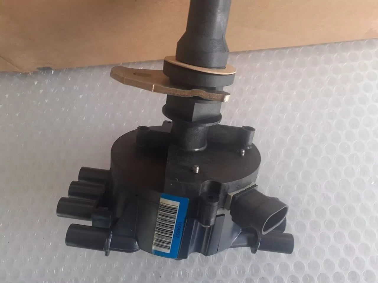 Ignition Distributor fits Chevrolet Blazer 4.3 V6 GMC Jimmy 1104057 View Right