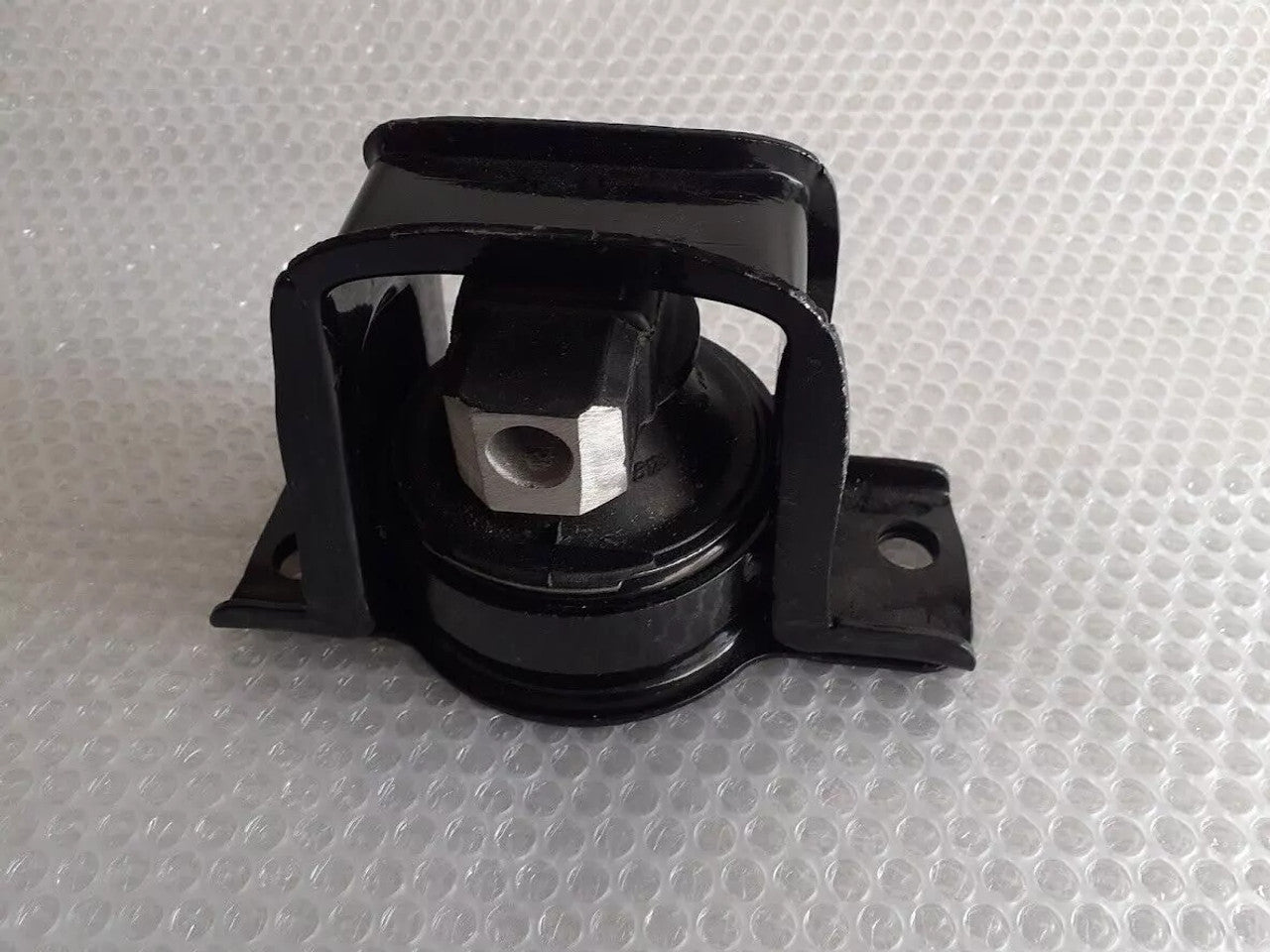 Engine Mount Front fits Nissan Bluebird G11 Tiida Versa C11 Wingroad Y12 11210-ED800 View Rear