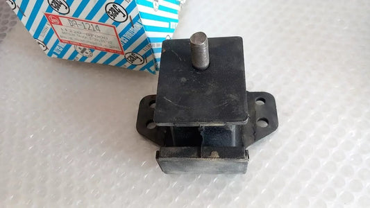 1x Engine Mount Front fits Nissan Datsun Pickup 720 11220-G7000 View Front