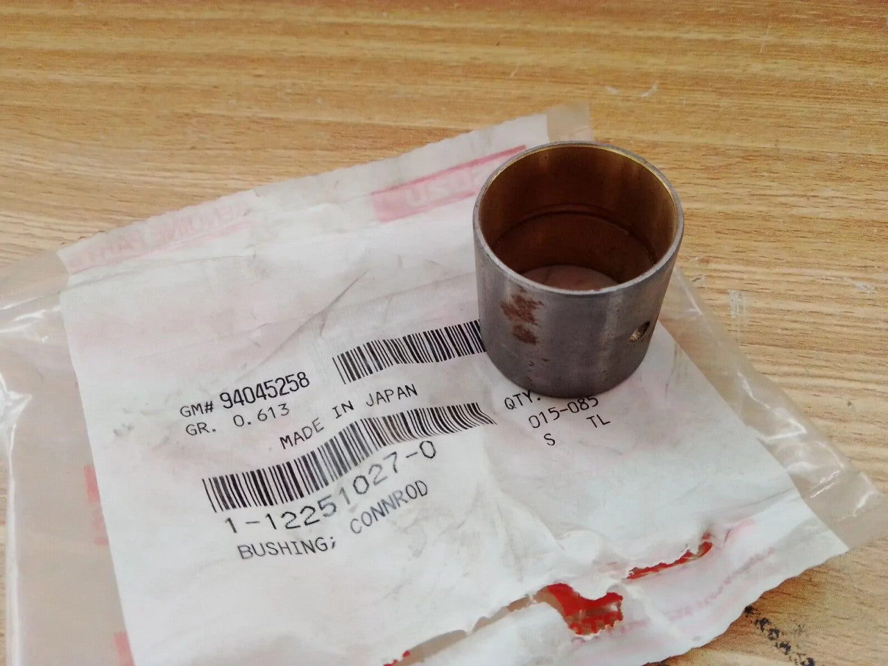 2x Wrist Pin Connecting Rod Bush Conrod fits Isuzu 4BD1 6BD1 1122510270 Genuine View Front