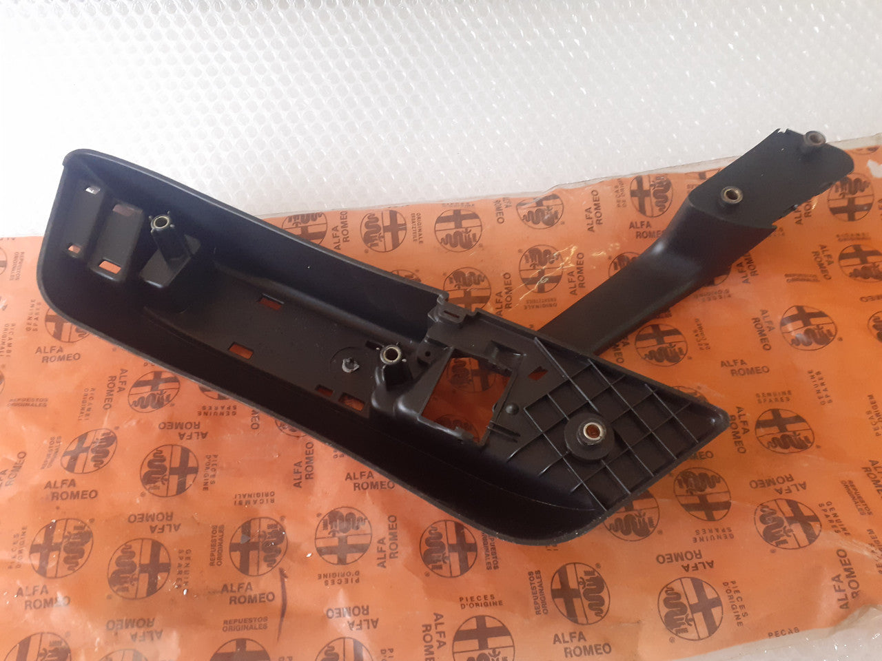 Door Pull Handle Rear Right fits Alfa Romeo 33 112408880 Genuine View Rear
