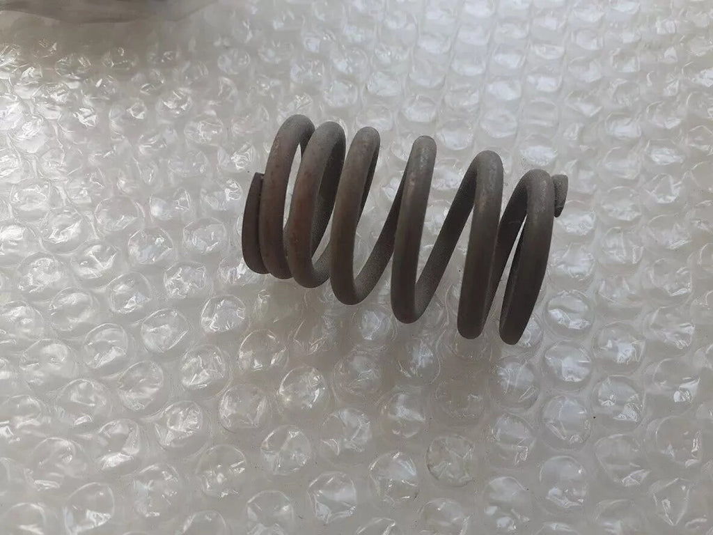 Valve Spring Exhaust Outer fits Isuzu Hitachi 6BD1 1125610900 Genuine View Front