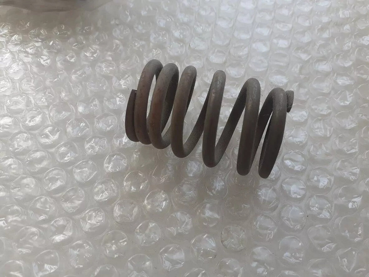 Valve Spring Exhaust Outer fits Isuzu Hitachi 6BD1 1125610900 Genuine View Front