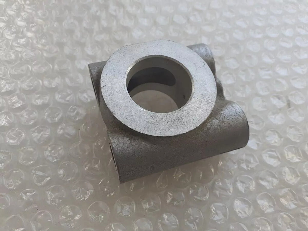 Rocker Arm Bracket fits Isuzu Hitachi 6RB1 1126280280 Genuine View Right