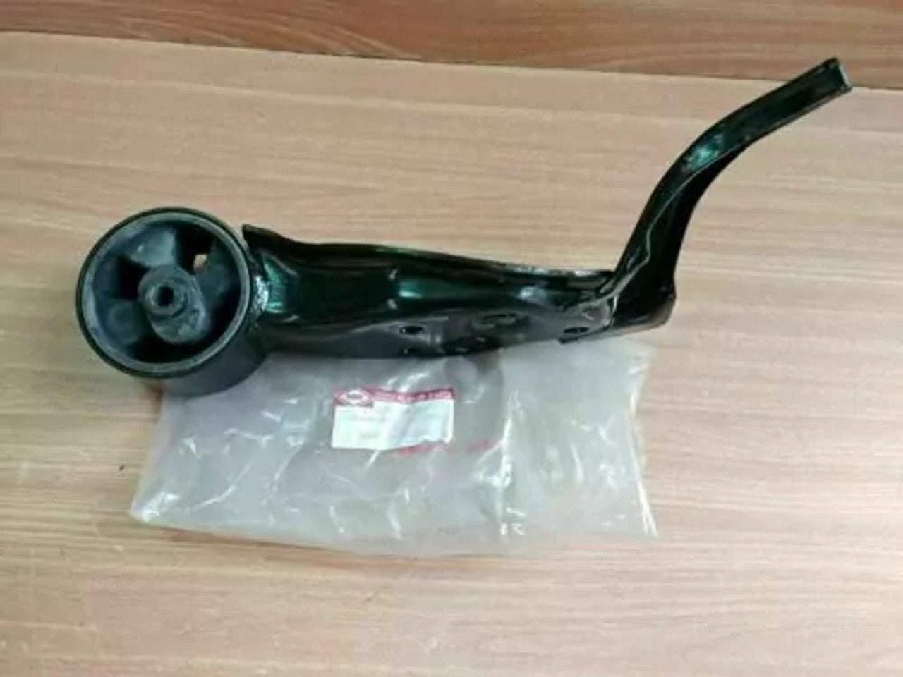 Motor Mount Rear Engine fits Nissan Laurel Pulsar Langley Liberta Villa Sentra 11320-50A04 View Front