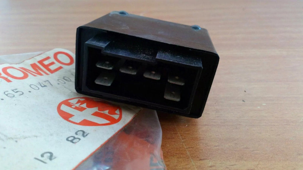 Relay fits Alfa Romeo Giulietta 113306504700 Genuine View Rear