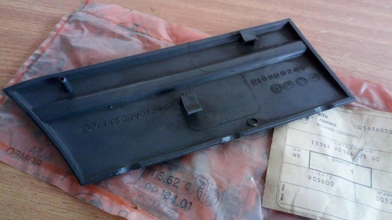 Molding Front Right fits Alfa Romeo Giulietta 113629018401 Genuine View Rear