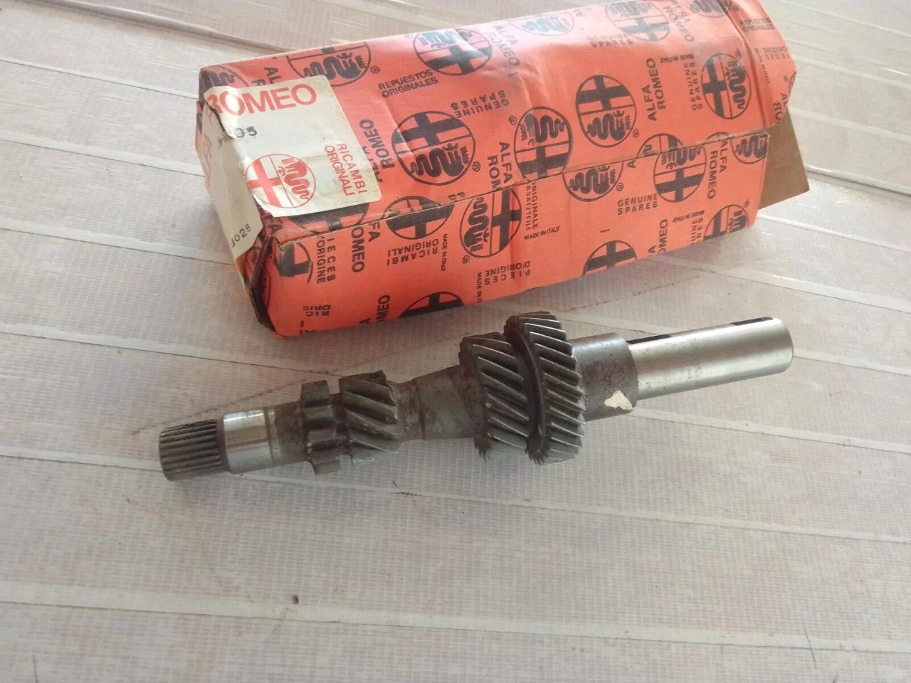 Transmission Gearbox Main Shaft fits Alfa Romeo 33 115205 60518469 Genuine View Front