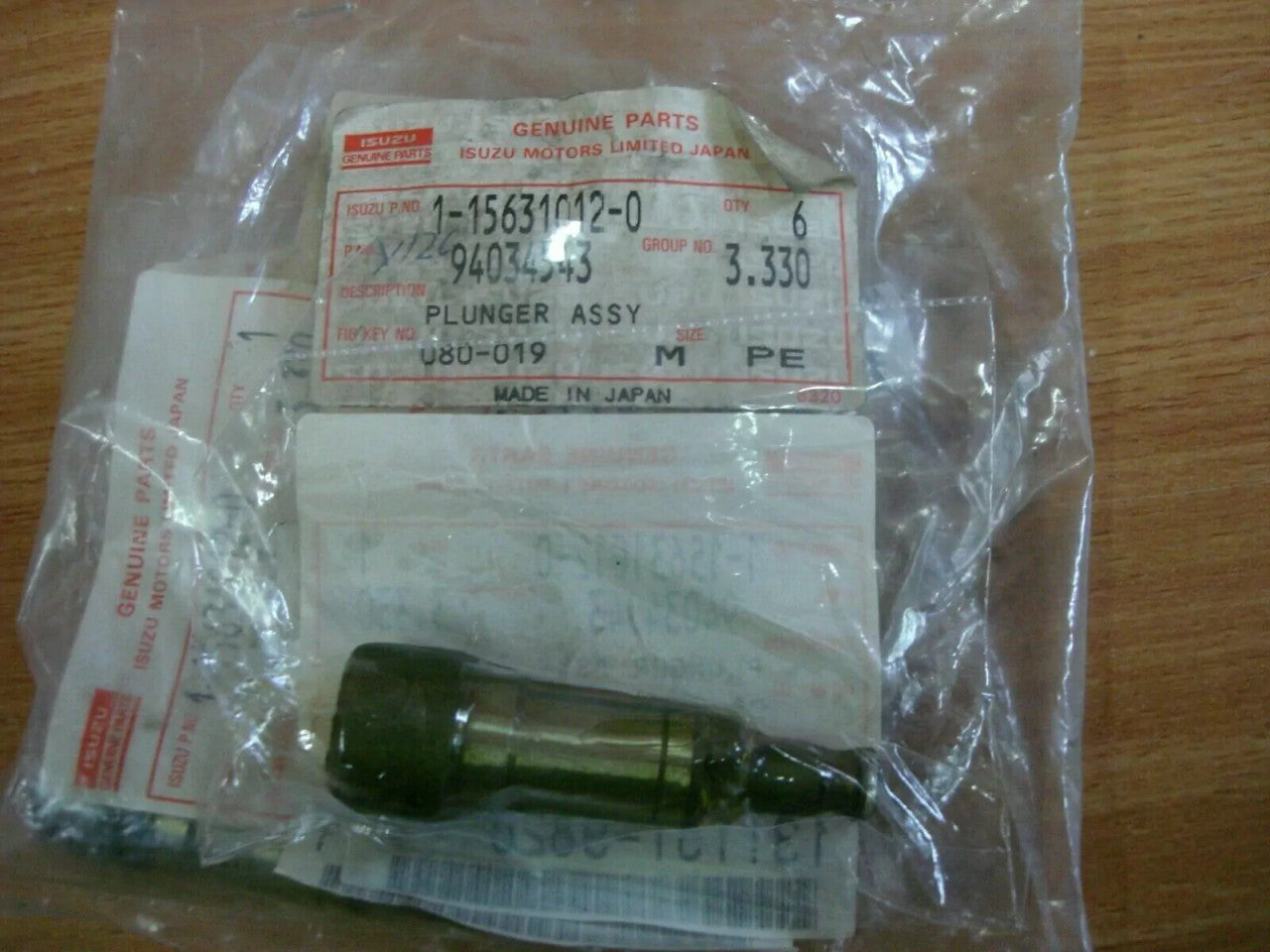Plunger fits Isuzu 6BD1 6HE1 1156310120 Genuine View Front