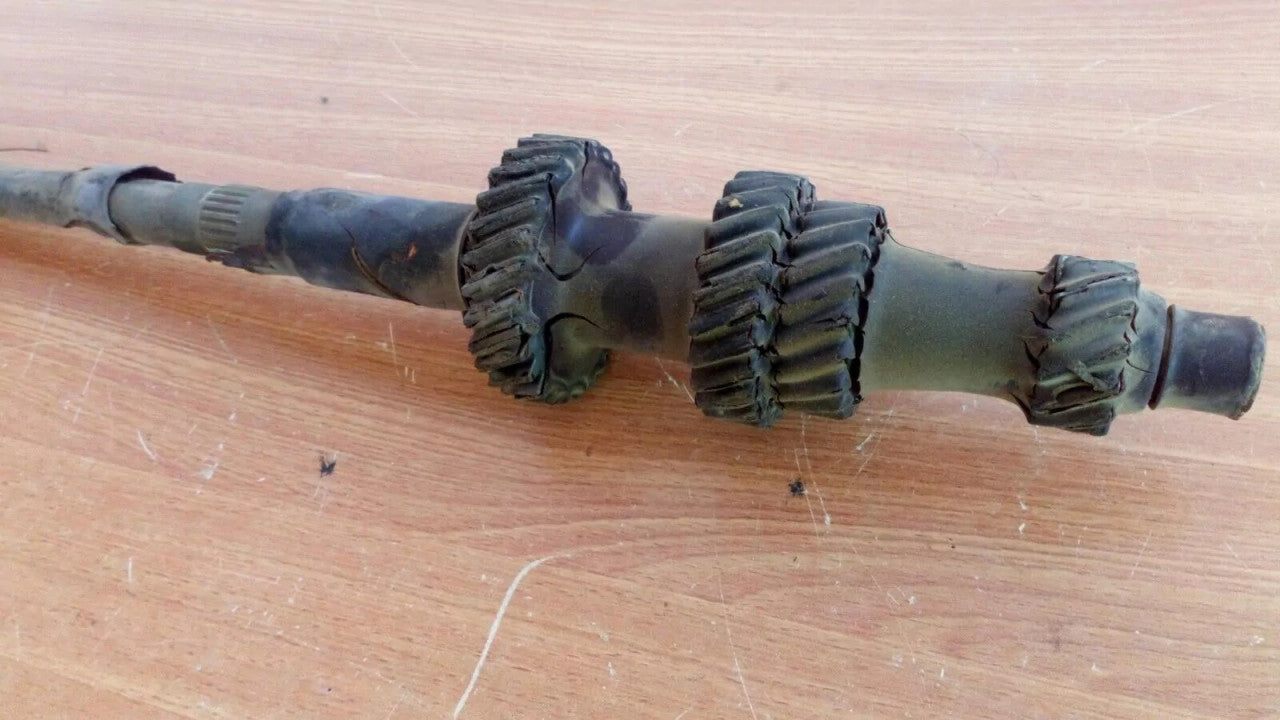Gearbox Main Shaft fits Alfa Romeo Alfetta 116001302804 Genuine View Rear