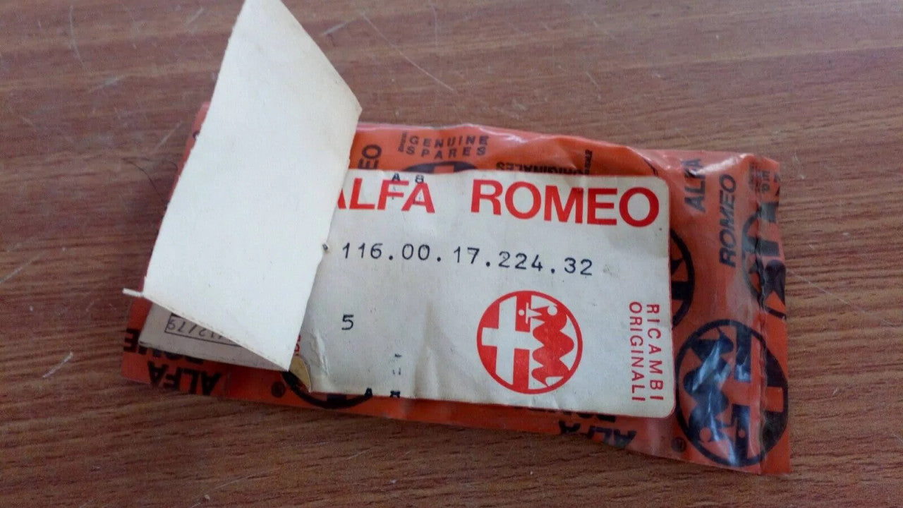 1x Spacer fits Alfa Romeo 116001722432 Genuine View Rear