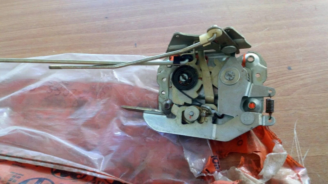Door Lock Front Right fits Alfa Romeo Alfetta 116005507810 Genuine View Rear