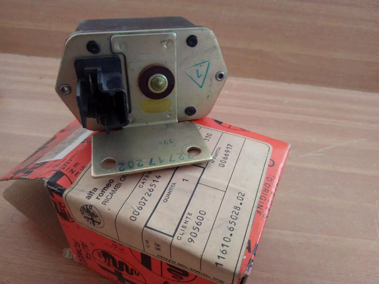 Voltage Regulator fits Alfa Romeo Alfetta 60726514 116106502802 Genuine View Rear