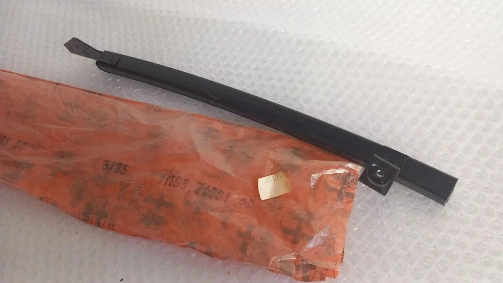 Window Guide fits Alfa Romeo 116937406100 Genuine View Rear