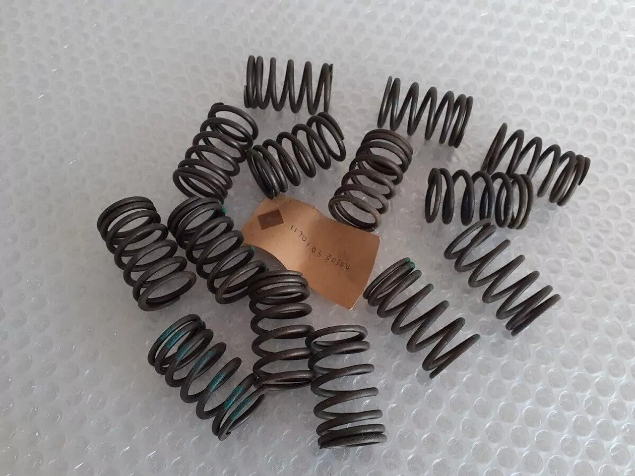 4x Valve Spring fits Alfa Romeo Alfetta Giulietta 117010330300 Genuine View Rear