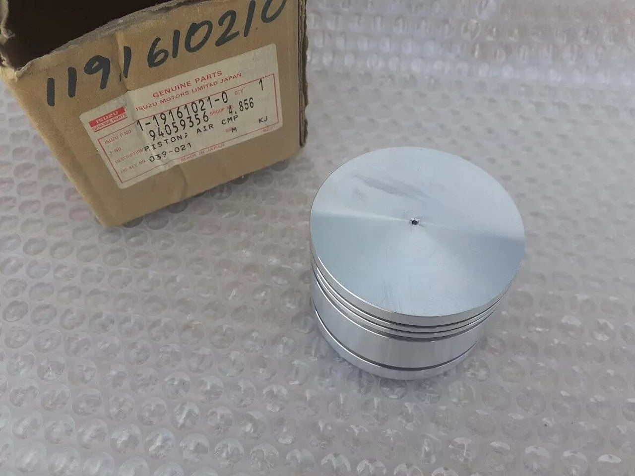 Brake Air Compressor Piston fits Isuzu Bus MT LT FSR FVR Hitachi 1191610210 View Right