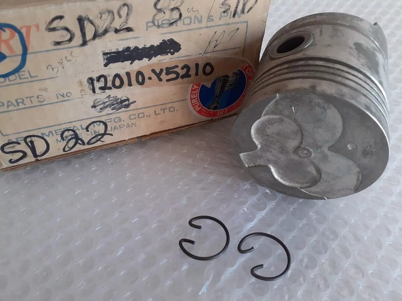 4x Piston fits Nissan SD22 engine STD 83mm Bore 5 rings per piston 12010-Y5210 View Rear