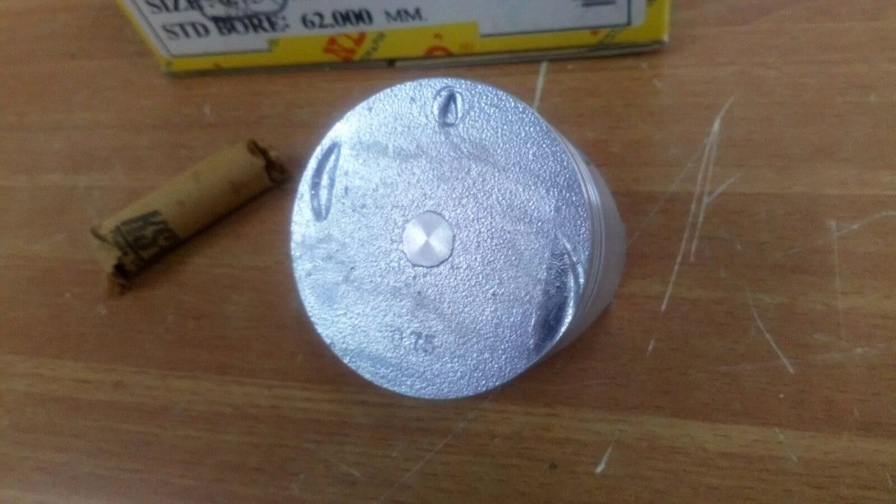 4x Pistons fits Suzuki Super Carry LJ80 62.75mm Bore Oversize 12111-78110 View Rear