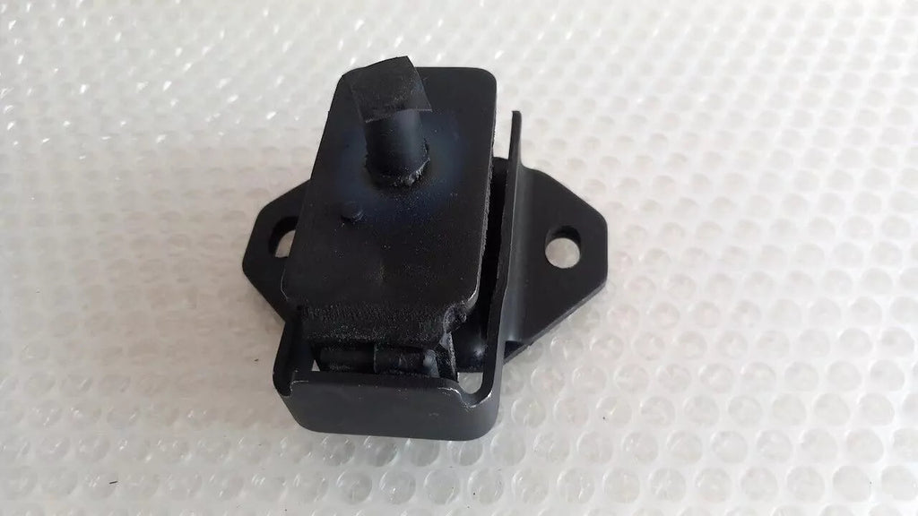 Engine Mount Right fits Toyota Hilux 4Runner RN22 12361-39027 View Front