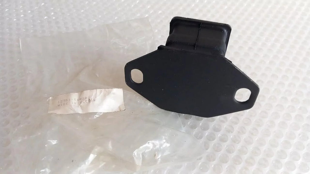 Engine Mount fits Toyota Hilux 4Runner LN30 LN40 Toyoace LY20 LY30 12361-54020 View Rear