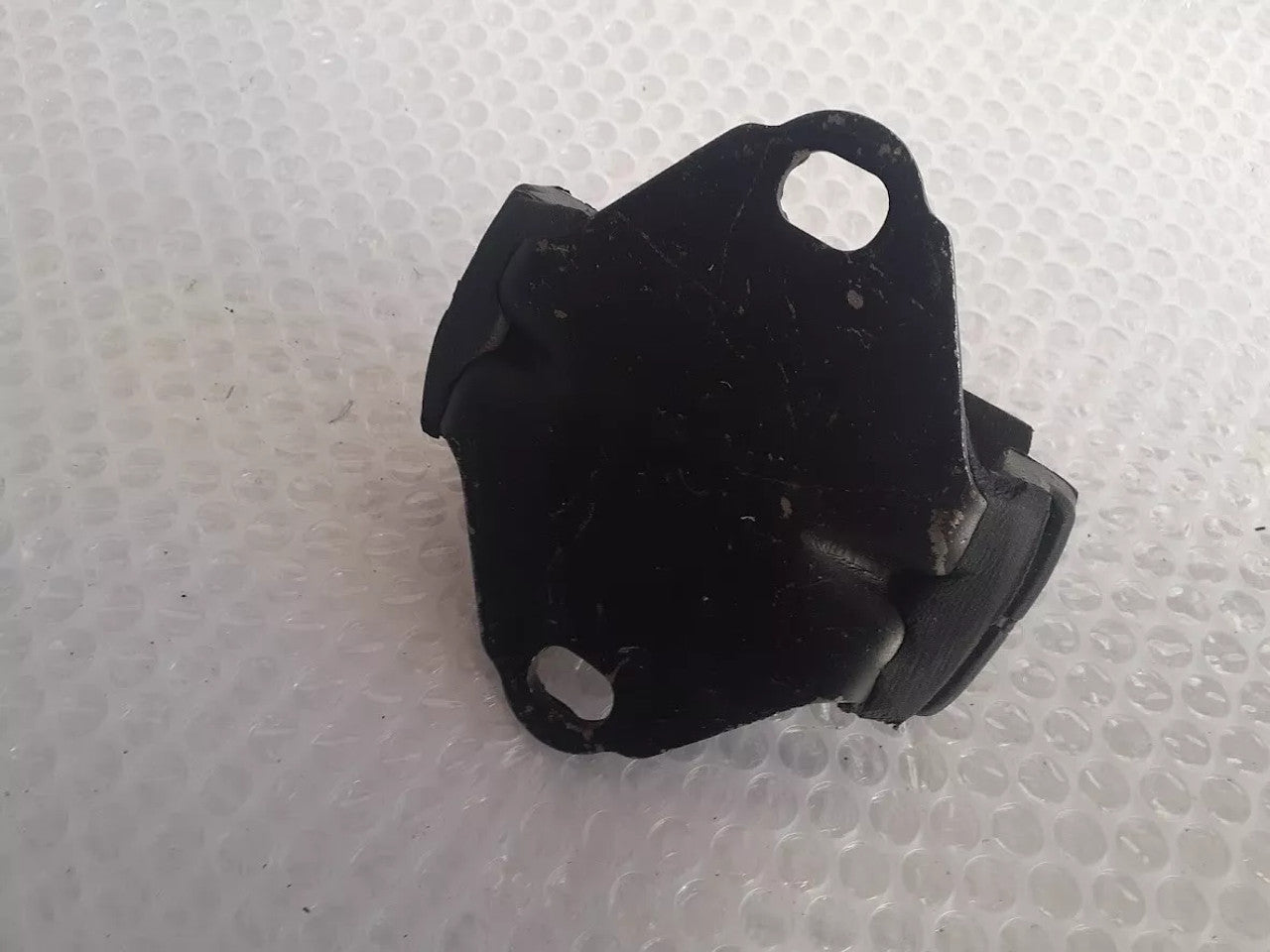 Engine Mount fits Toyota Hiace LH50 LH60 LH70 12361-54140 View Right