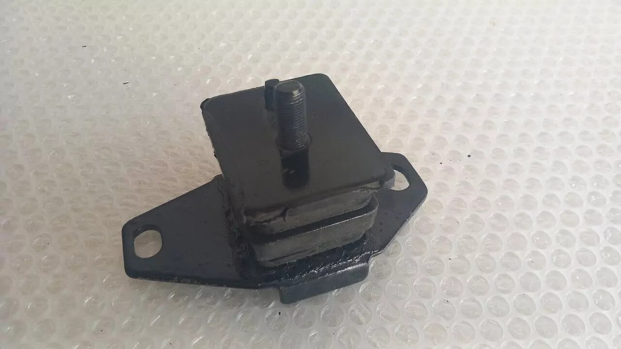 Engine Mount Left fits Toyota Crown Majesta LS130 LS131 LS136 LS141 12362-54021 View Front