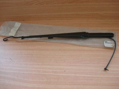 Wiper Arm Left fits Chevrolet Blazer GMC Jimmy 4.3 V6 12367263 Genuine View Front