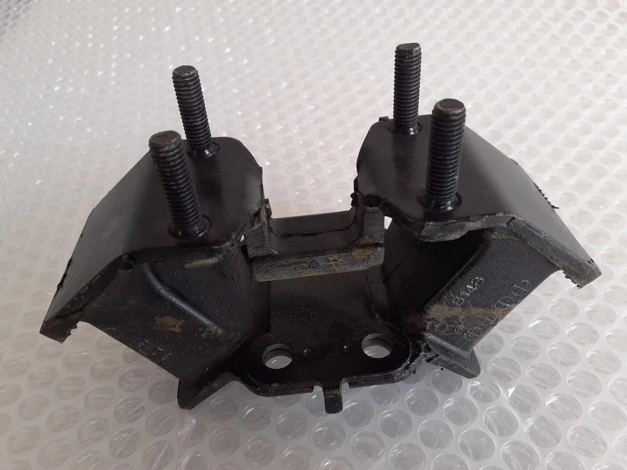 Engine Mount Rear fits Toyota Chaser Cresta Crown Mark 2 LX90 SX90 12371-54130 View Right
