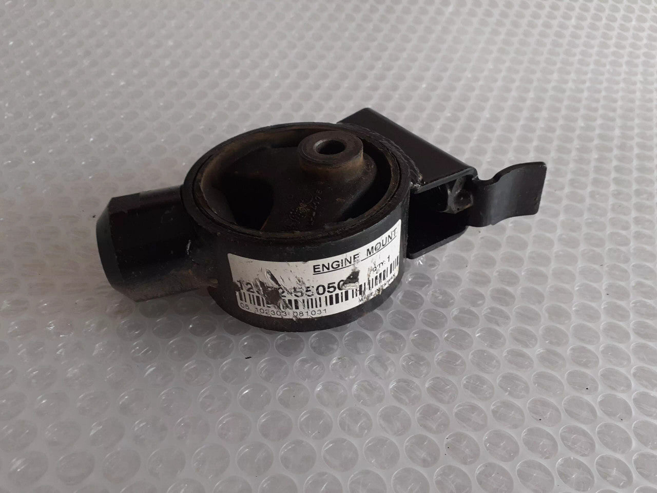 Engine Mount Left fits Toyota Starlet Diesel NP80 NP90 1N M/T 12372-55050 View Rear
