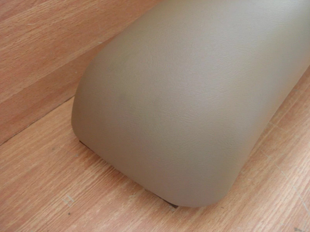 Armrest Beige fits Chevrolet Blazer GMC Jimmy 4.3 V6 12474550 Genuine View Rear