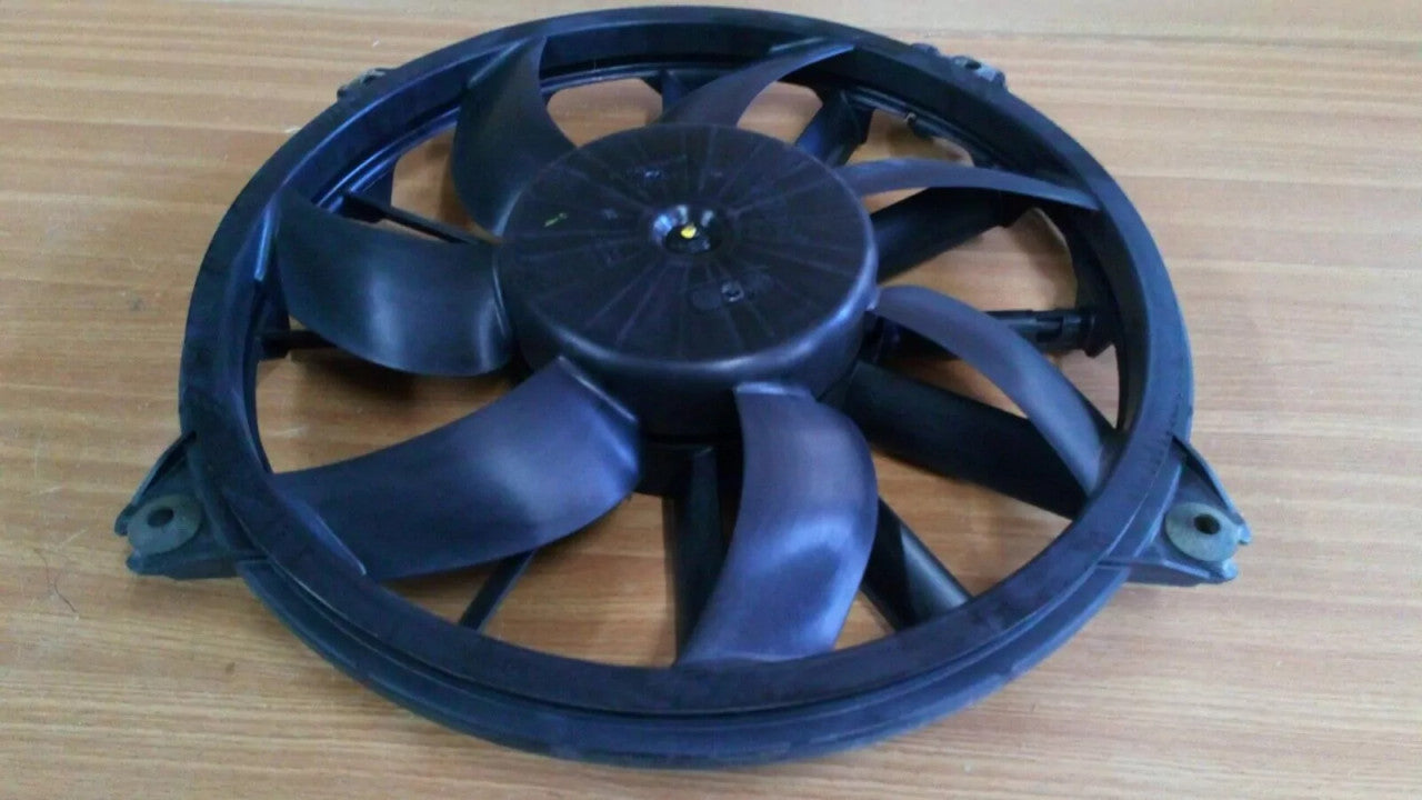 Fan & Shroud fits Peugeot 3008 5008 RCZ Citroen C4 DS4 DS5 1253K4 Genuine View Front