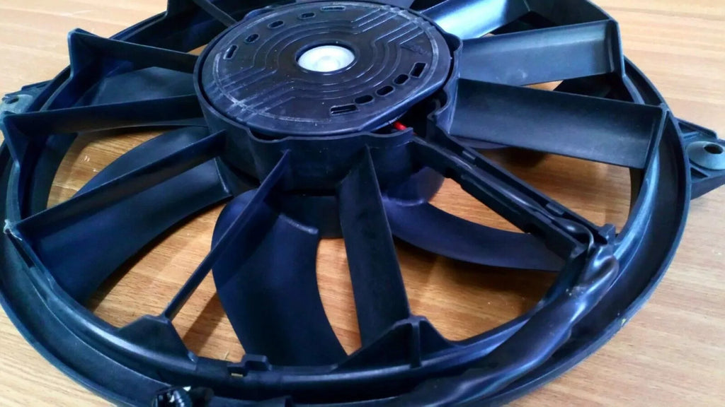 Fan & Shroud fits Peugeot 3008 5008 RCZ Citroen C4 DS4 DS5 1253K4 Genuine View Right